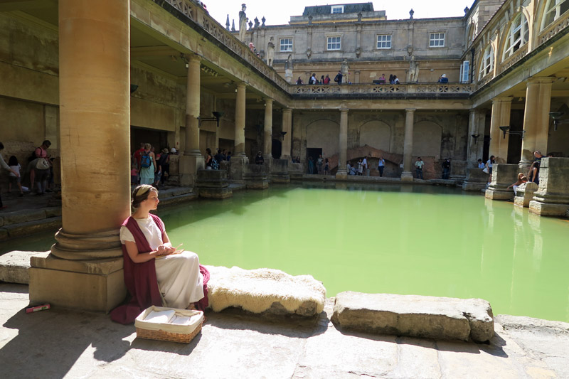 3.バース ローマ風呂と女性
